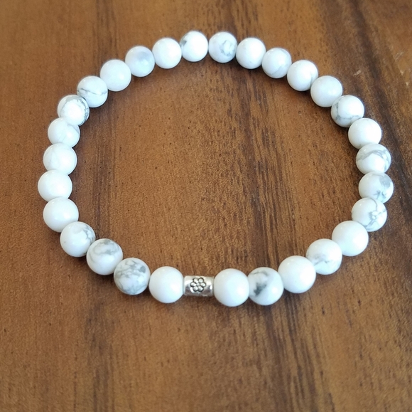 SOLD White Howlite Beads Bracelet - Picture 4 of 14